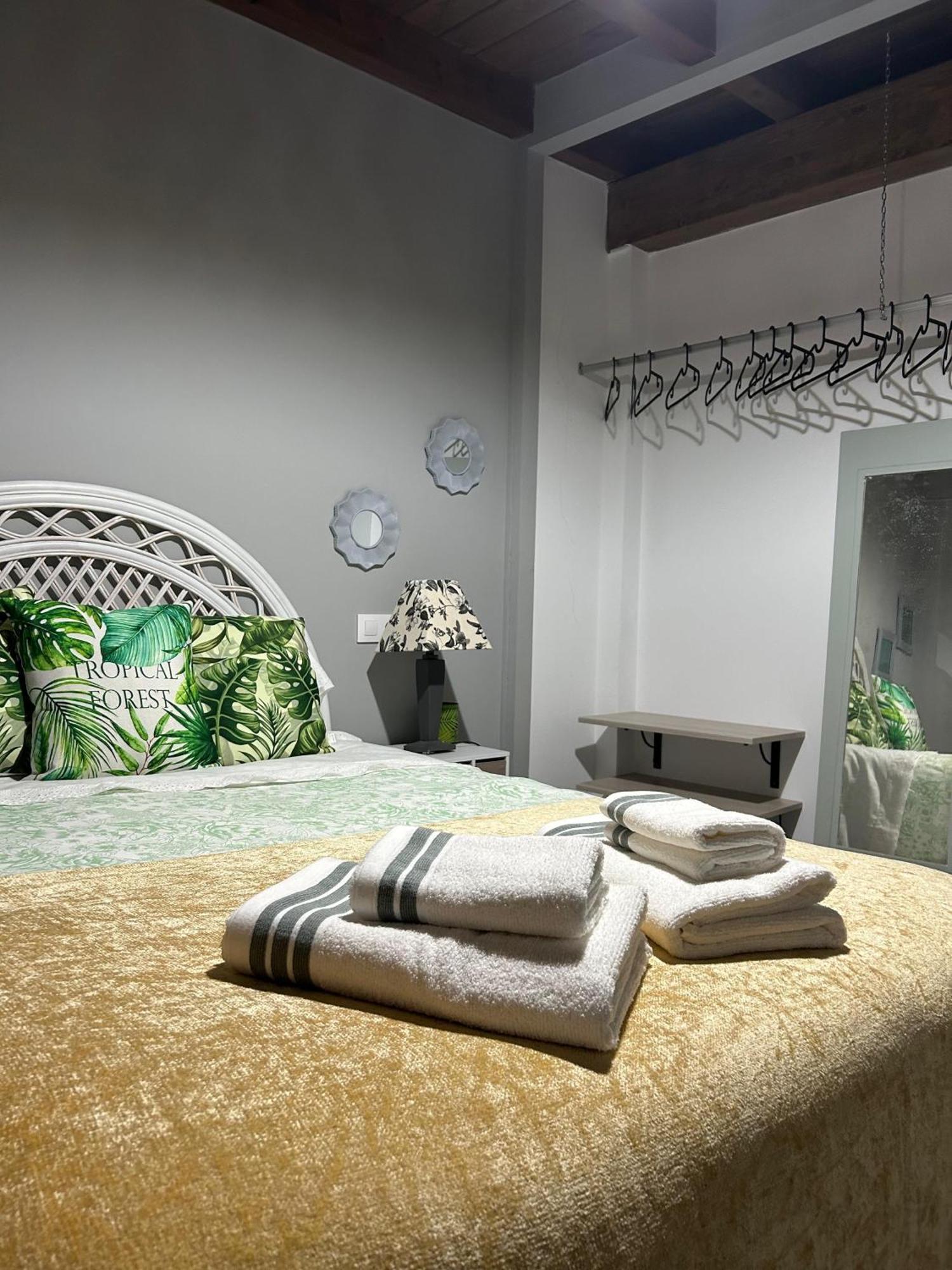 Casa Misi Villa Candeleda Bagian luar foto